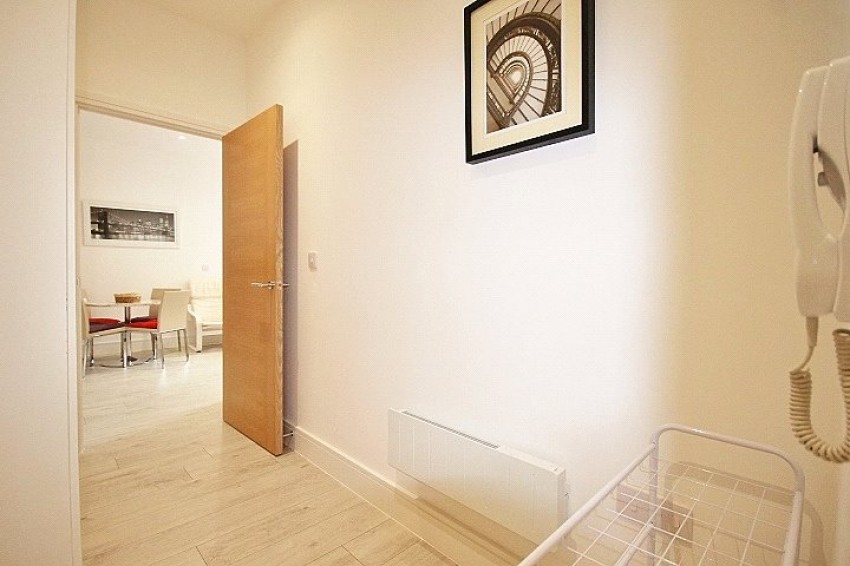 Images for London Road, Staines-Upon-Thames, Middlesex EAID:2640919782 BID:STL