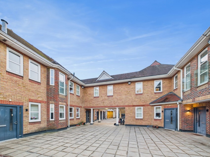 Images for High Street, Staines-Upon-Thames, Middlesex EAID:2640919782 BID:STL