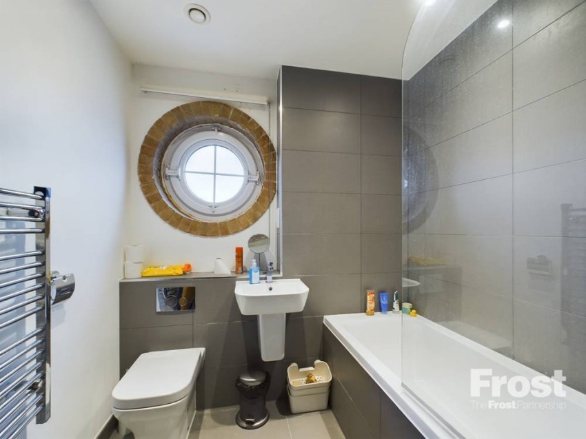 Images for High Street, Staines-Upon-Thames, Middlesex EAID:2640919782 BID:STL