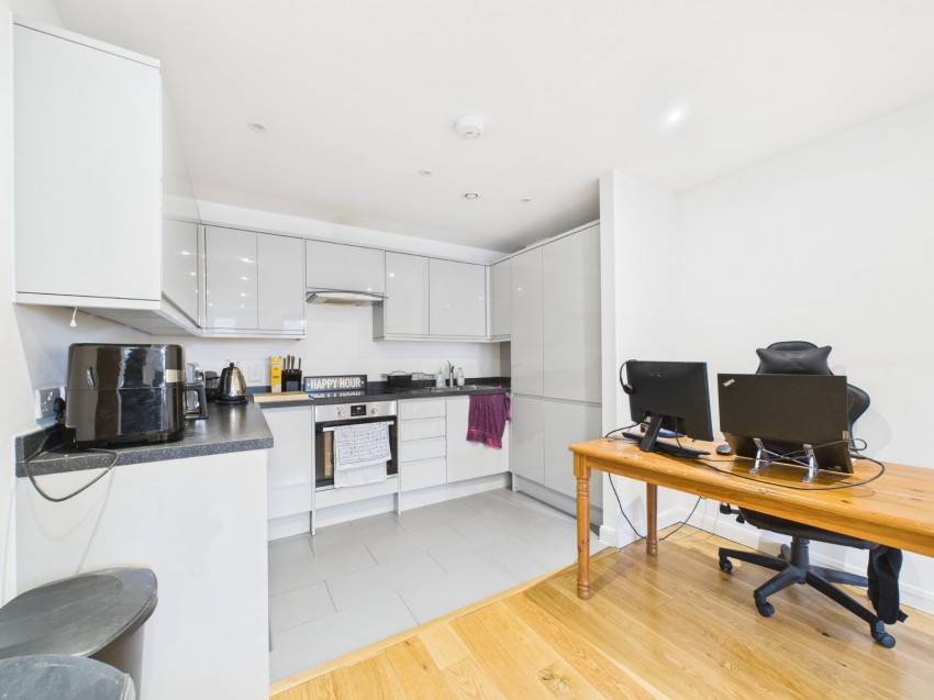 Images for High Street, Staines-Upon-Thames, Middlesex EAID:2640919782 BID:STL