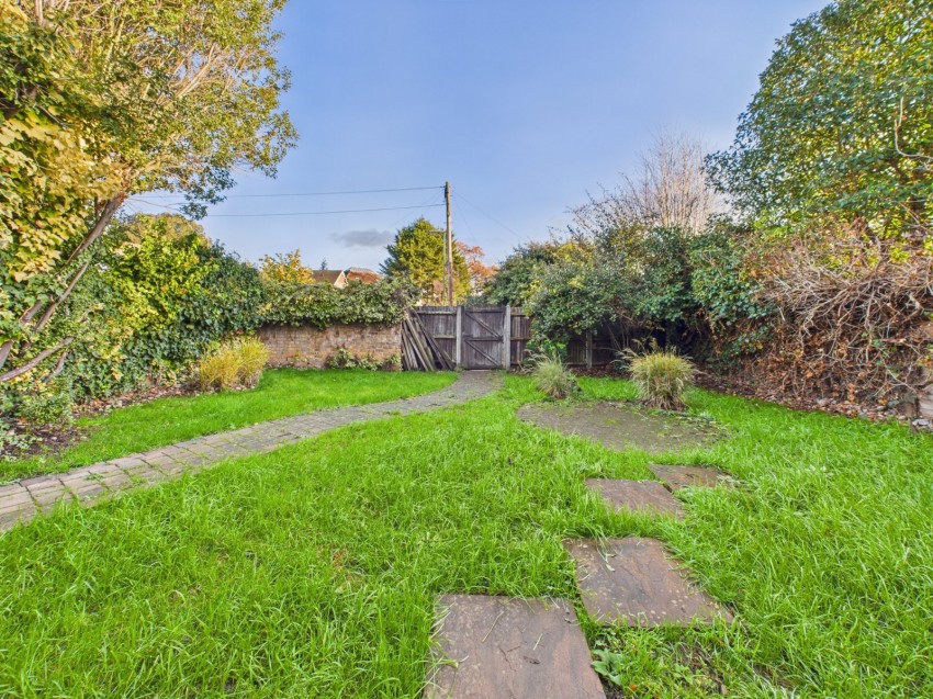 Images for Cherry Orchard, Staines-Upon-Thames, Middlesex EAID:2640919782 BID:STL