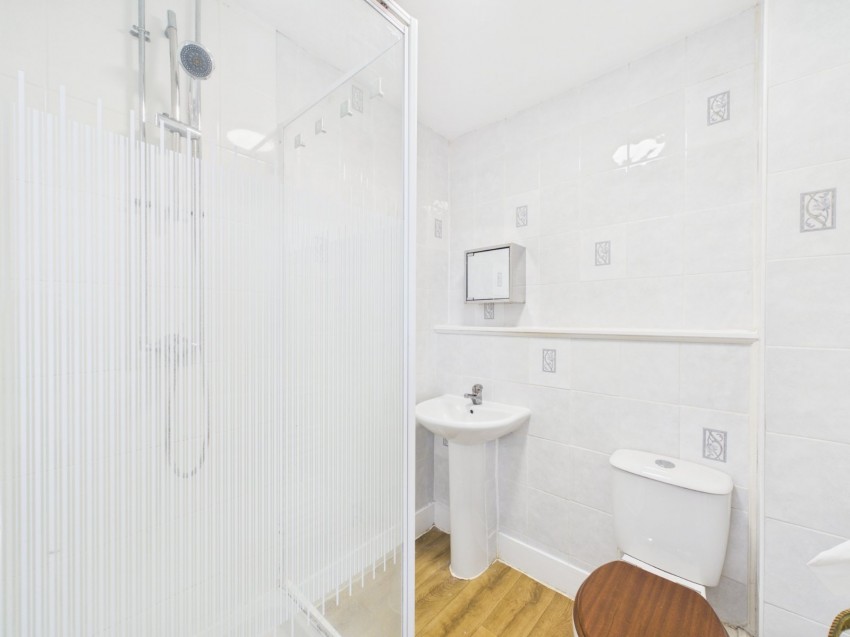 Images for Wraysbury, Staines, Middlesex EAID:2640919782 BID:STL