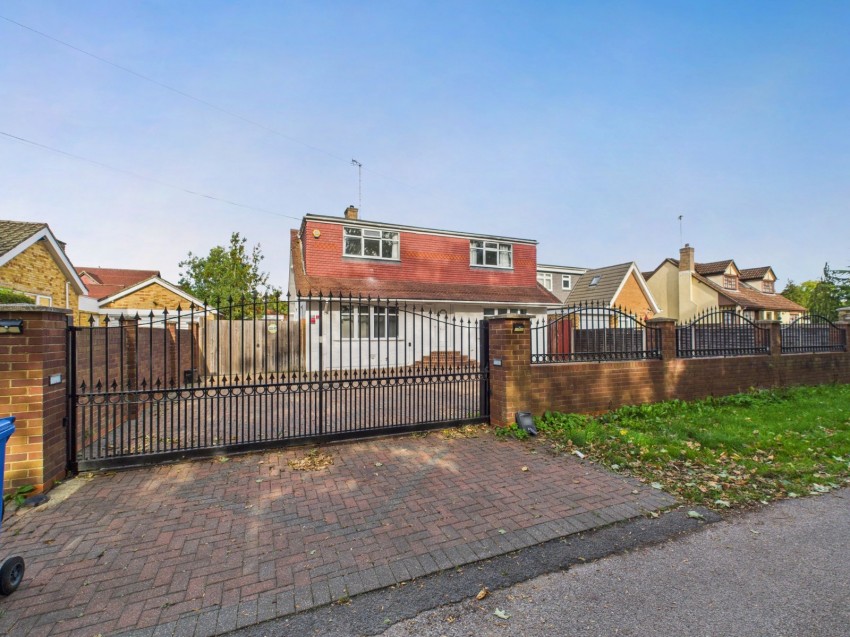 Images for Wraysbury, Staines-Upon-Thames, Surrey EAID:2640919782 BID:STL
