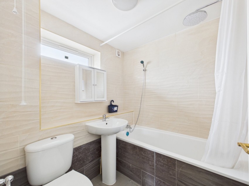 Images for Staines-Upon-Thames, Middlesex EAID:2640919782 BID:STL