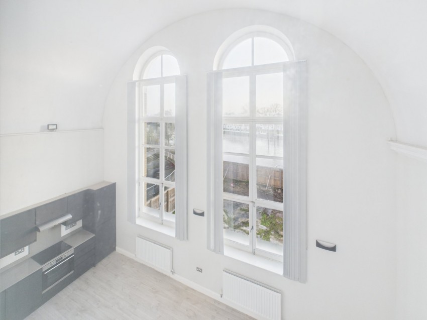 Images for Market Square, Staines-Upon-Thames, Surrey EAID:2640919782 BID:STL