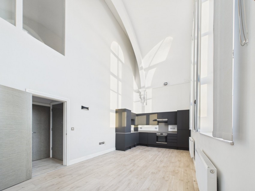 Images for Market Square, Staines-Upon-Thames, Surrey EAID:2640919782 BID:STL