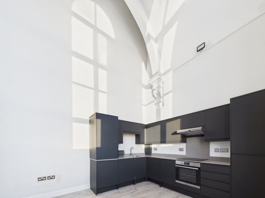 Images for Market Square, Staines-Upon-Thames, Surrey EAID:2640919782 BID:STL