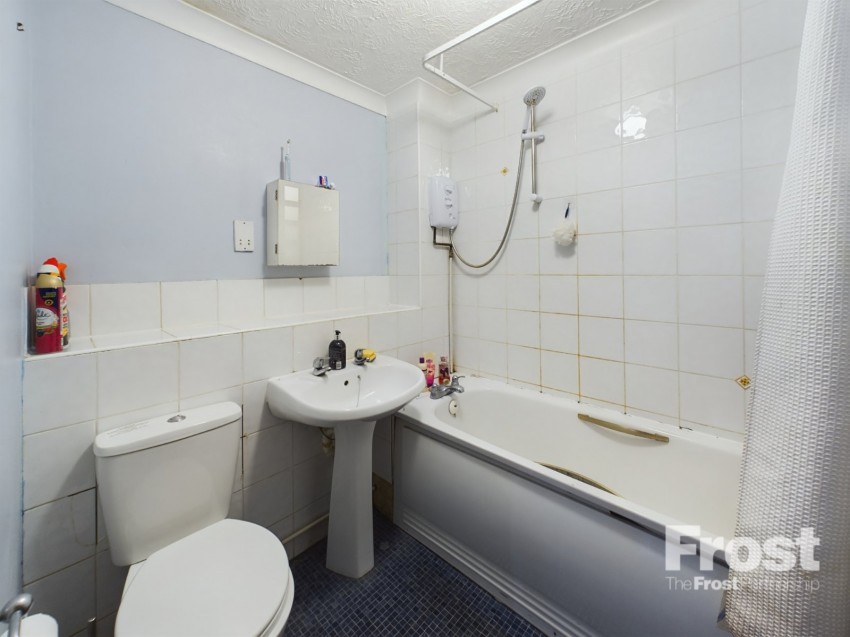 Images for Staines-upon-Thames, Surrey EAID:2640919782 BID:STL