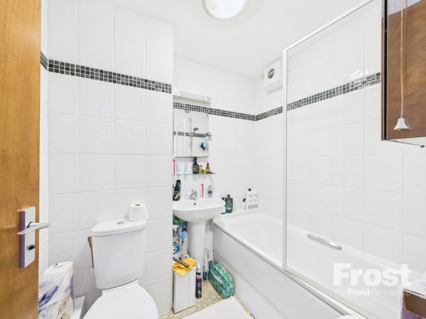 Images for Moormede Crescent, Staines-Upon-Thames, Middlesex EAID:2640919782 BID:STL