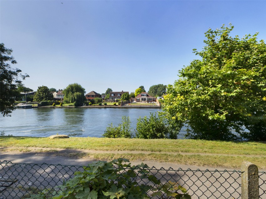 Images for Jamnagar Close, Staines-upon-Thames, Surrey EAID:2640919782 BID:STL