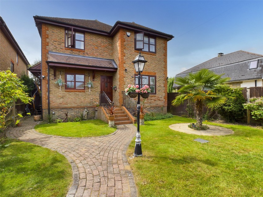 Images for Wraysbury, Staines-upon-Thames, Berkshire EAID:2640919782 BID:STL