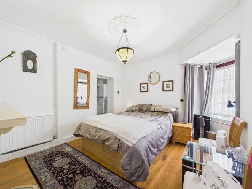 Images for Wraysbury, Berkshire EAID:2640919782 BID:STL