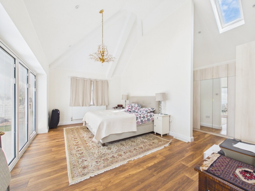 Images for Wraysbury, Berkshire EAID:2640919782 BID:STL