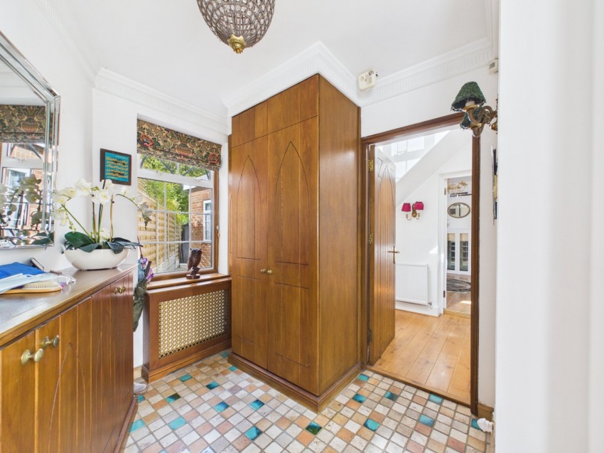 Images for Wraysbury, Berkshire EAID:2640919782 BID:STL