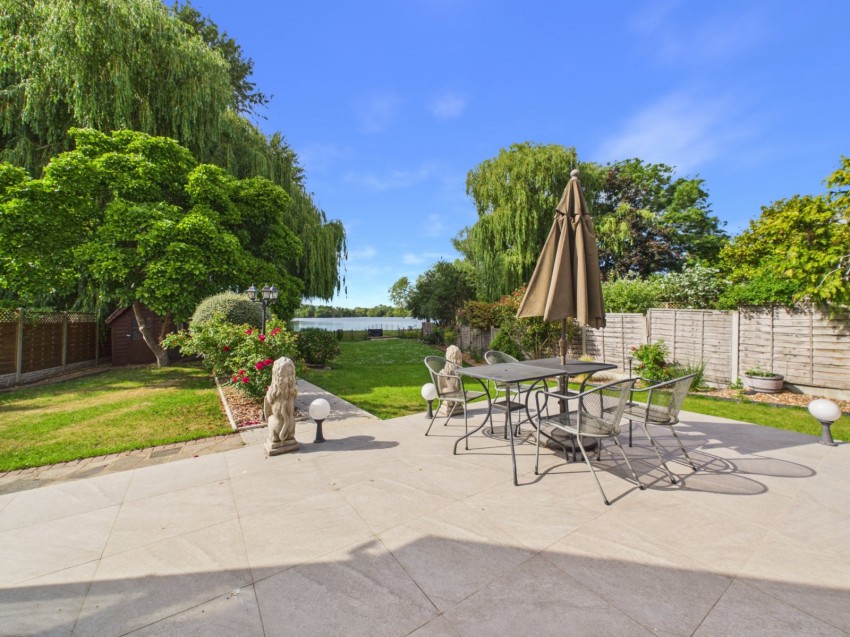 Images for Wraysbury, Berkshire EAID:2640919782 BID:STL