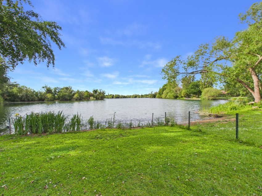 Images for Wraysbury, Berkshire EAID:2640919782 BID:STL