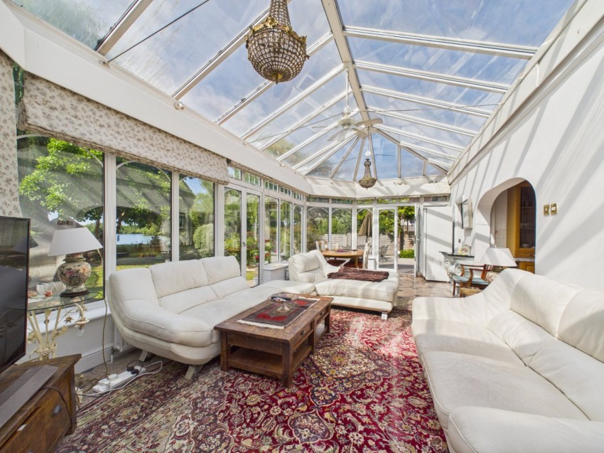 Images for Wraysbury, Berkshire EAID:2640919782 BID:STL