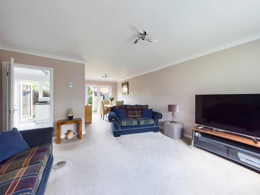 Images for Road, Staines-upon-Thames, Surrey EAID:2640919782 BID:STL