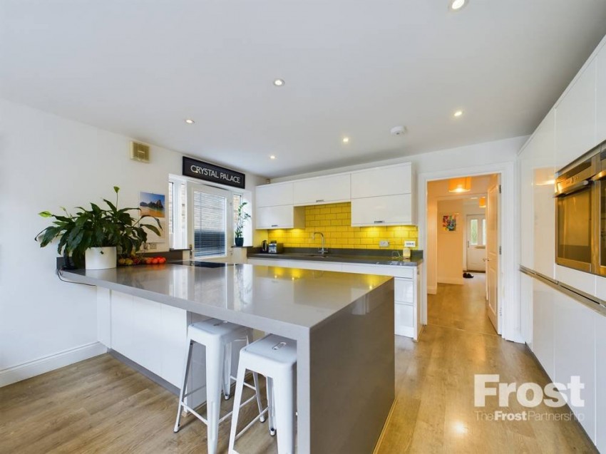 Images for Staines-upon-Thames, Surrey EAID:2640919782 BID:STA