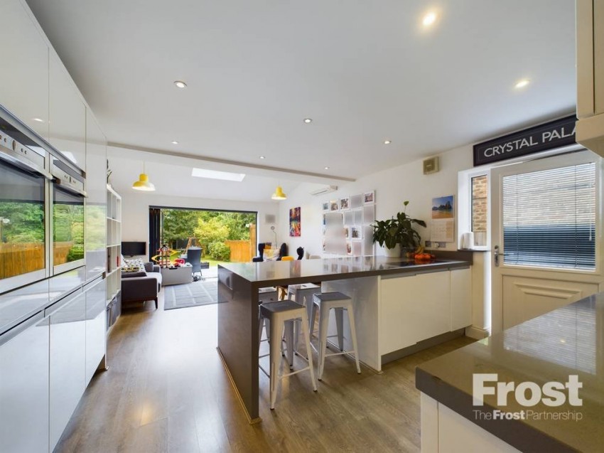 Images for Staines-upon-Thames, Surrey EAID:2640919782 BID:STA