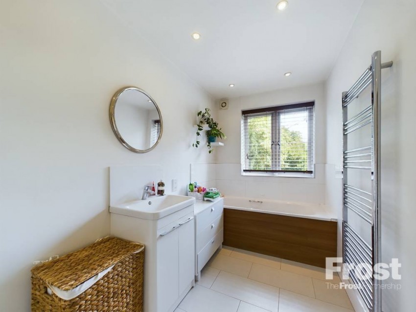 Images for Staines-upon-Thames, Surrey EAID:2640919782 BID:STA