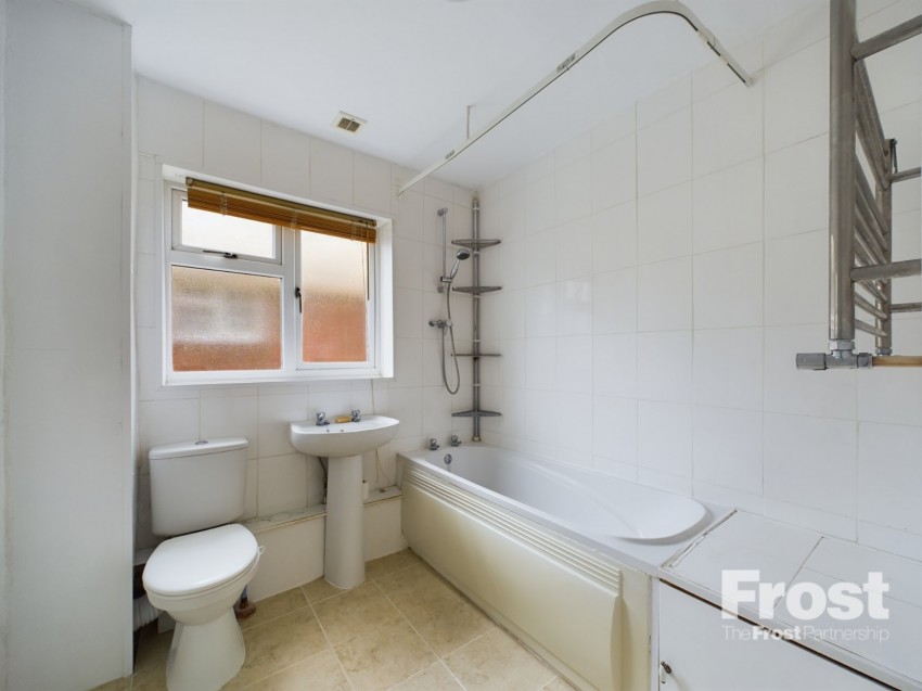 Images for Staines-upon-Thames, Surrey EAID:2640919782 BID:STL