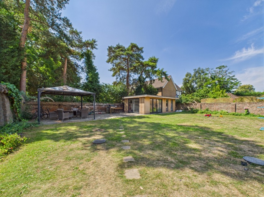 Images for Wraysbury, Berkshire EAID:2640919782 BID:STL