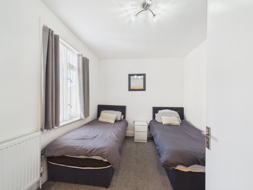 Images for Staines-upon-Thames, Surrey EAID:2640919782 BID:STL