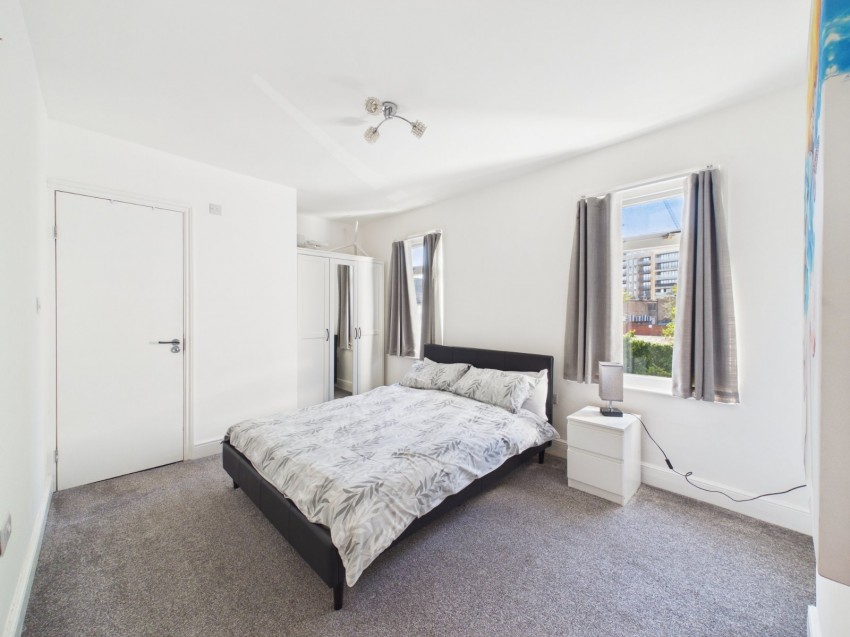 Images for Staines-upon-Thames, Surrey EAID:2640919782 BID:STL