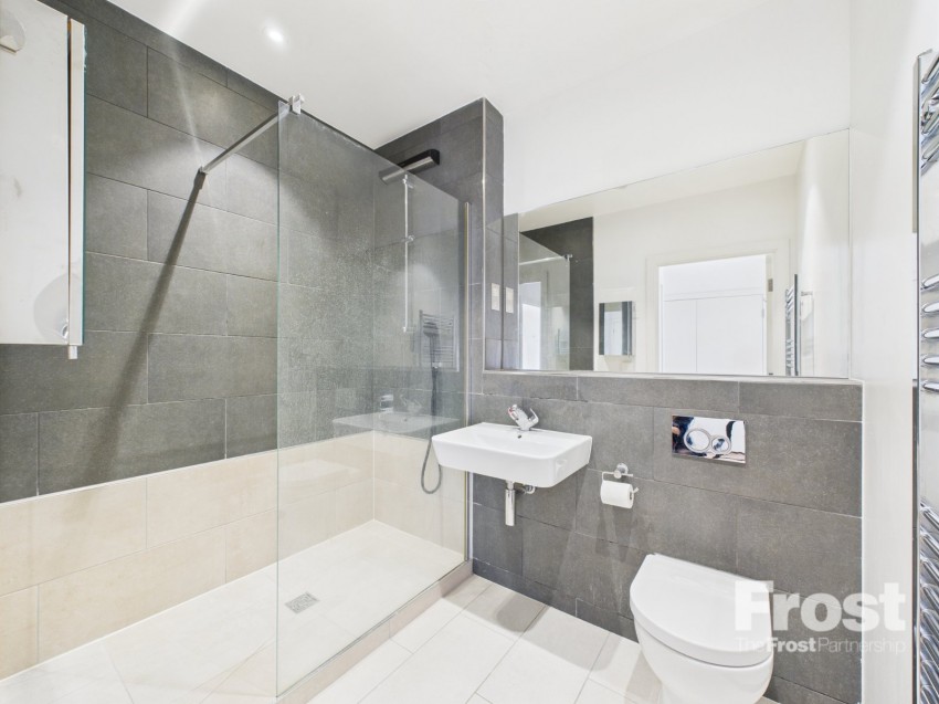 Images for Staines-upon-Thames, Surrey EAID:2640919782 BID:STL