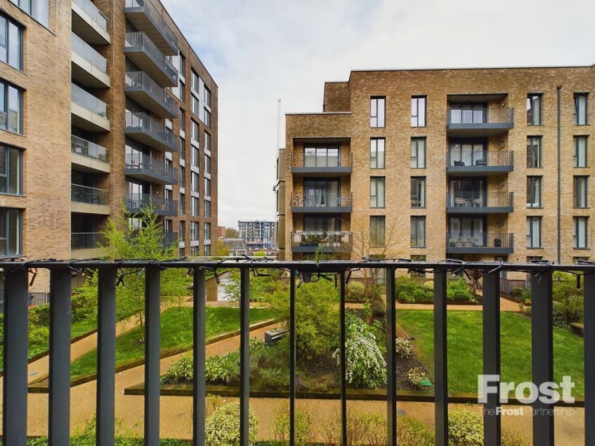 Images for Staines-upon-Thames, Surrey EAID:2640919782 BID:STL