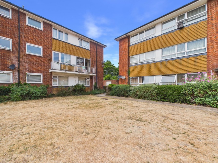 Images for Strode Street, Egham, Surrey EAID:2640919782 BID:STL