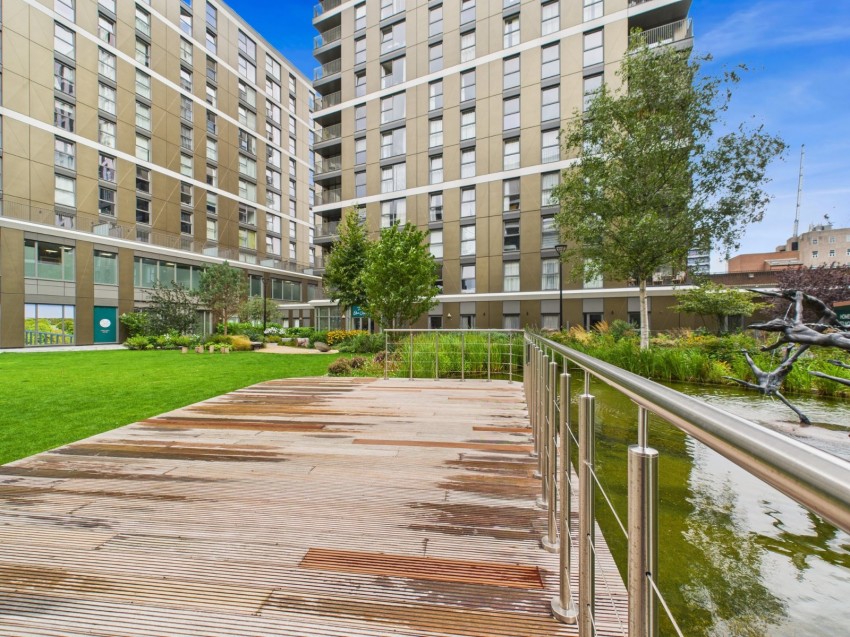 Images for Staines-upon-Thames, Surrey EAID:2640919782 BID:STL