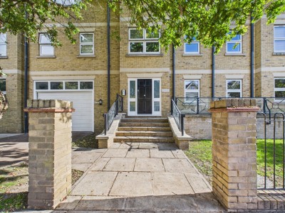 Staines-upon-Thames, Surrey - EAID:2640919782, BID:STL