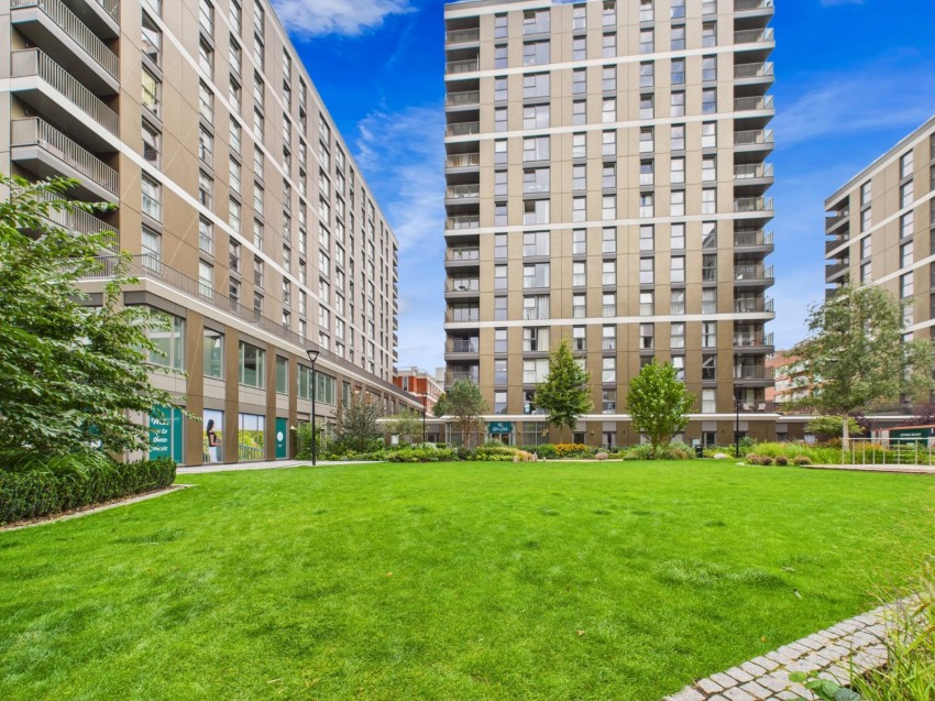 Images for Staines-upon-Thames, Surrey EAID:2640919782 BID:STL