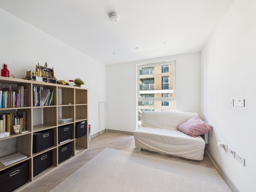 Images for Staines-upon-Thames, Surrey EAID:2640919782 BID:STL