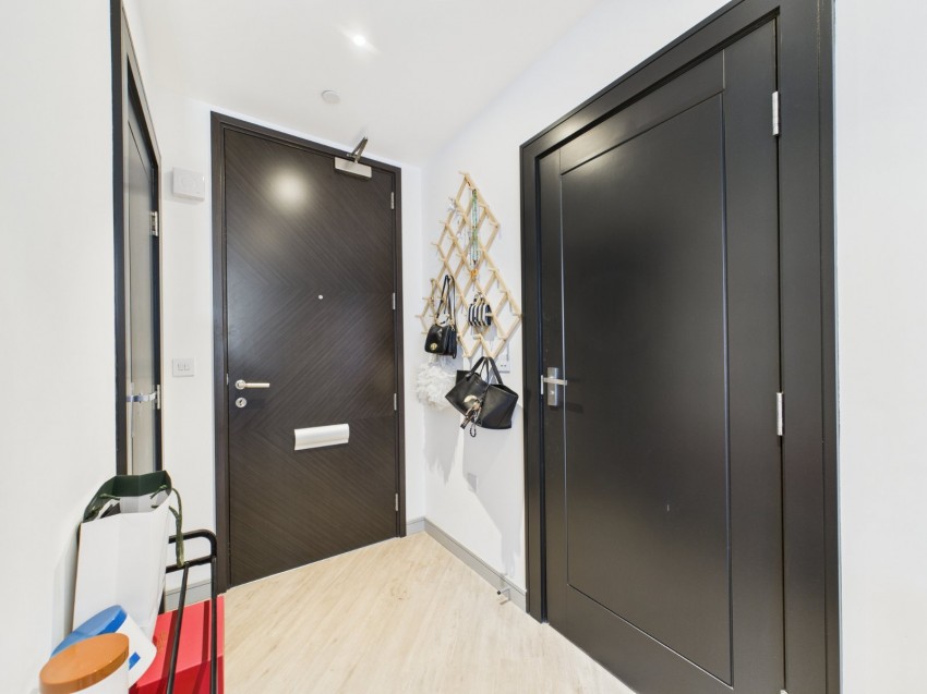 Images for Staines-upon-Thames, Surrey EAID:2640919782 BID:STL