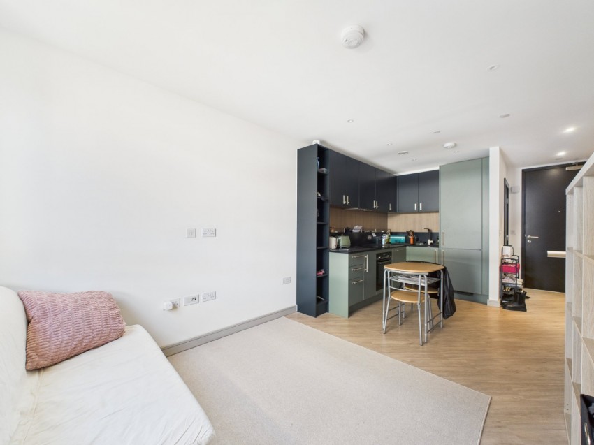 Images for Staines-upon-Thames, Surrey EAID:2640919782 BID:STL