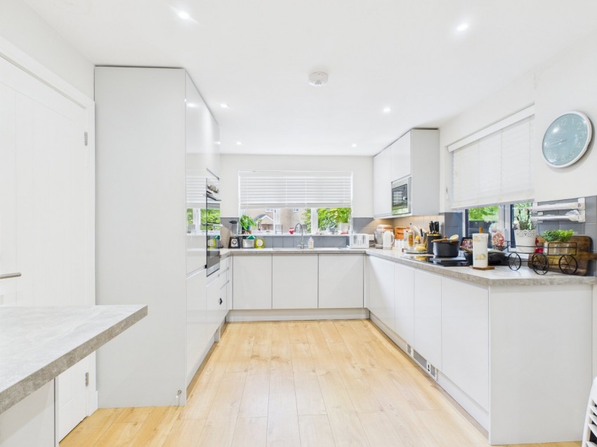 Images for Wraysbury, Staines-upon-Thames, Berkshire EAID:2640919782 BID:STL