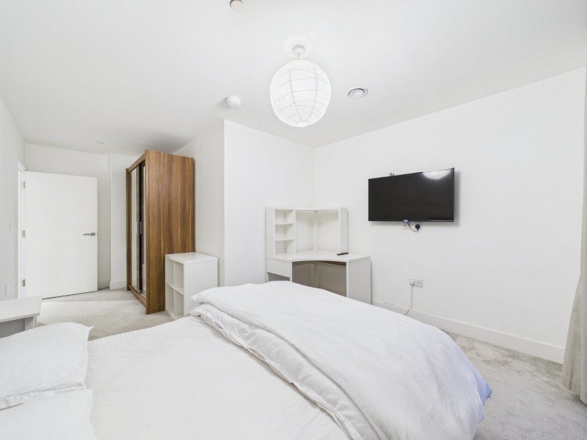 Images for Staines-upon-Thames, Surrey EAID:2640919782 BID:STL