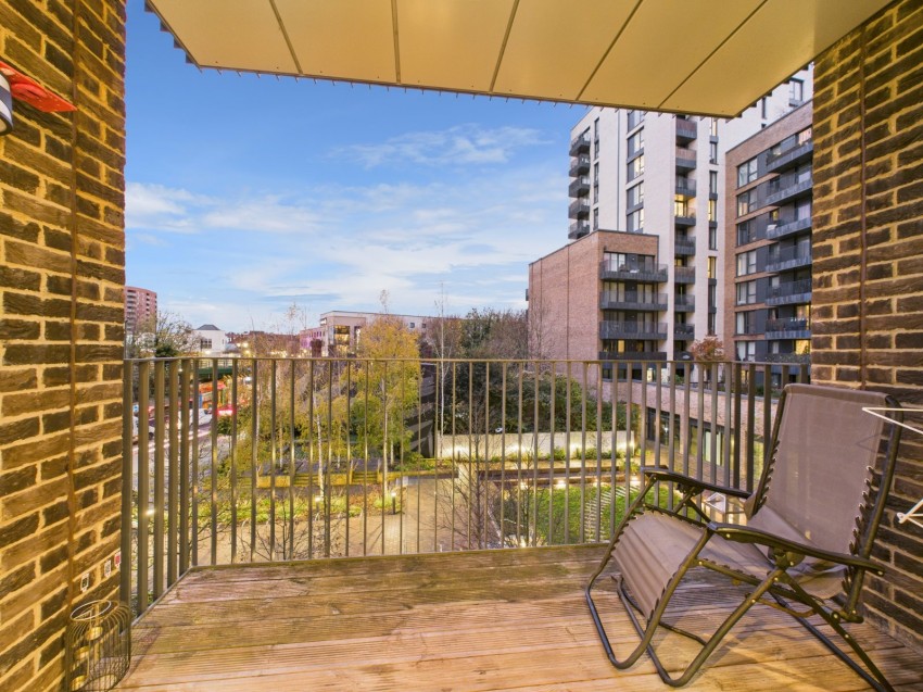 Images for Staines-upon-Thames, Surrey EAID:2640919782 BID:STL