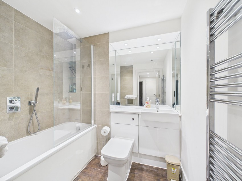 Images for Staines-upon-Thames, Surrey EAID:2640919782 BID:STL