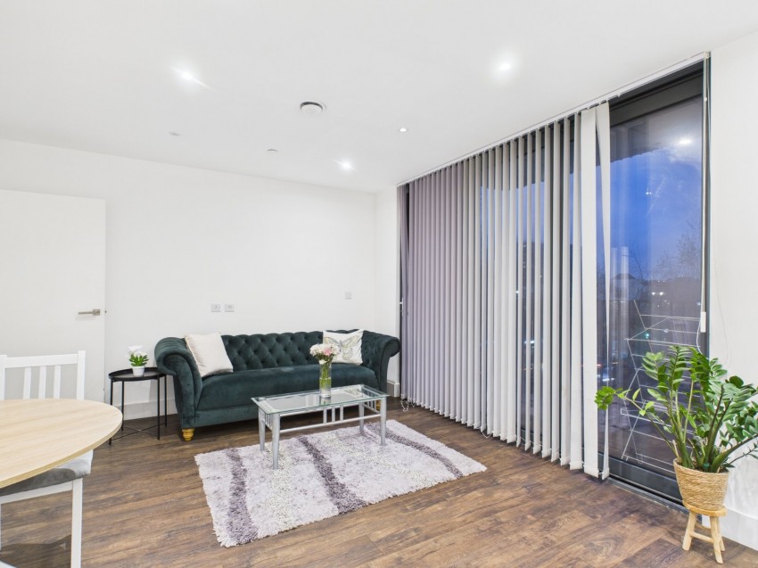 Images for Staines-upon-Thames, Surrey EAID:2640919782 BID:STL