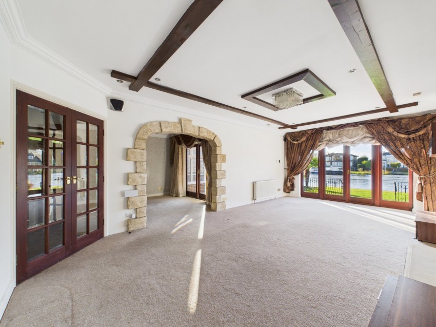 Images for Wraysbury, Staines-upon-Thames, Berkshire EAID:2640919782 BID:STL