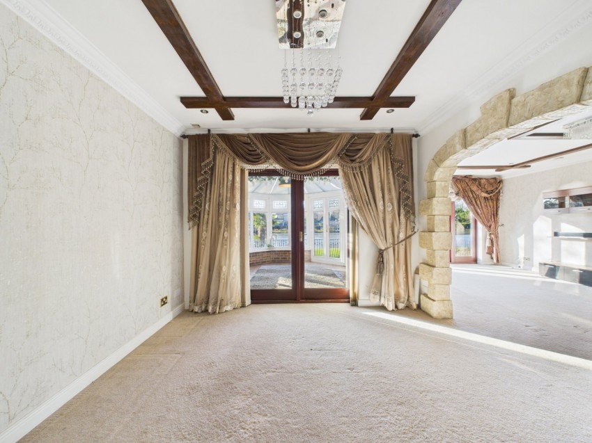 Images for Wraysbury, Staines-upon-Thames, Berkshire EAID:2640919782 BID:STL