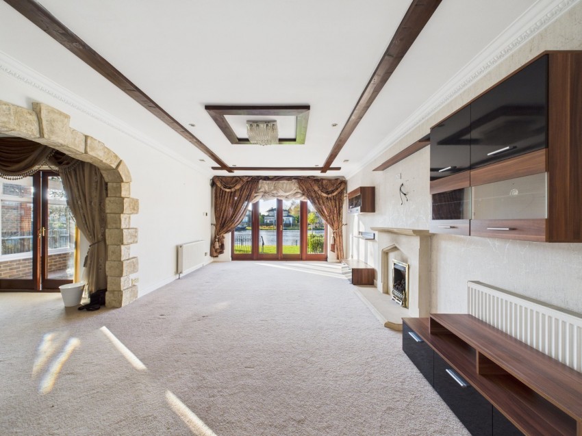 Images for Wraysbury, Staines-upon-Thames, Berkshire EAID:2640919782 BID:STL