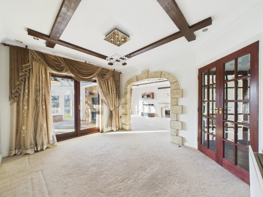 Images for Wraysbury, Staines-upon-Thames, Berkshire EAID:2640919782 BID:STL