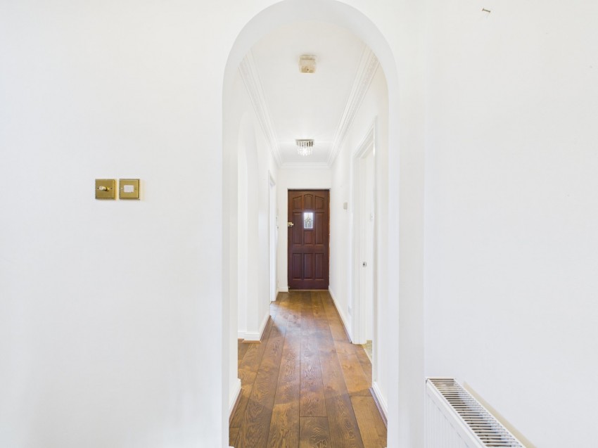Images for Wraysbury, Staines-upon-Thames, Berkshire EAID:2640919782 BID:STL