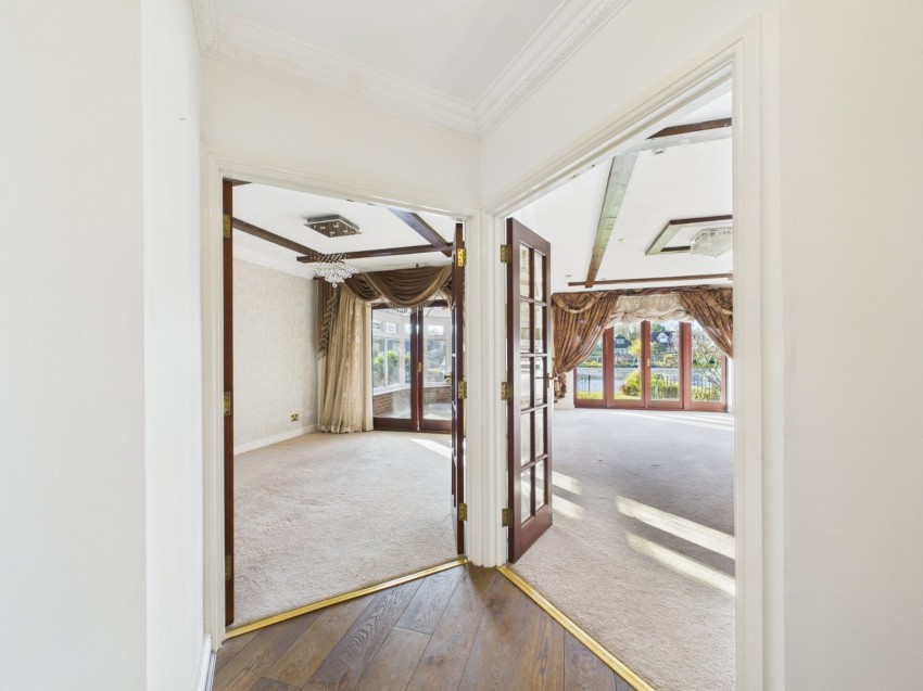 Images for Wraysbury, Staines-upon-Thames, Berkshire EAID:2640919782 BID:STL