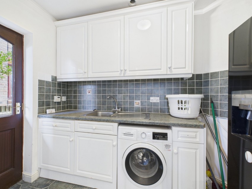 Images for Wraysbury, Staines-upon-Thames, Berkshire EAID:2640919782 BID:STL